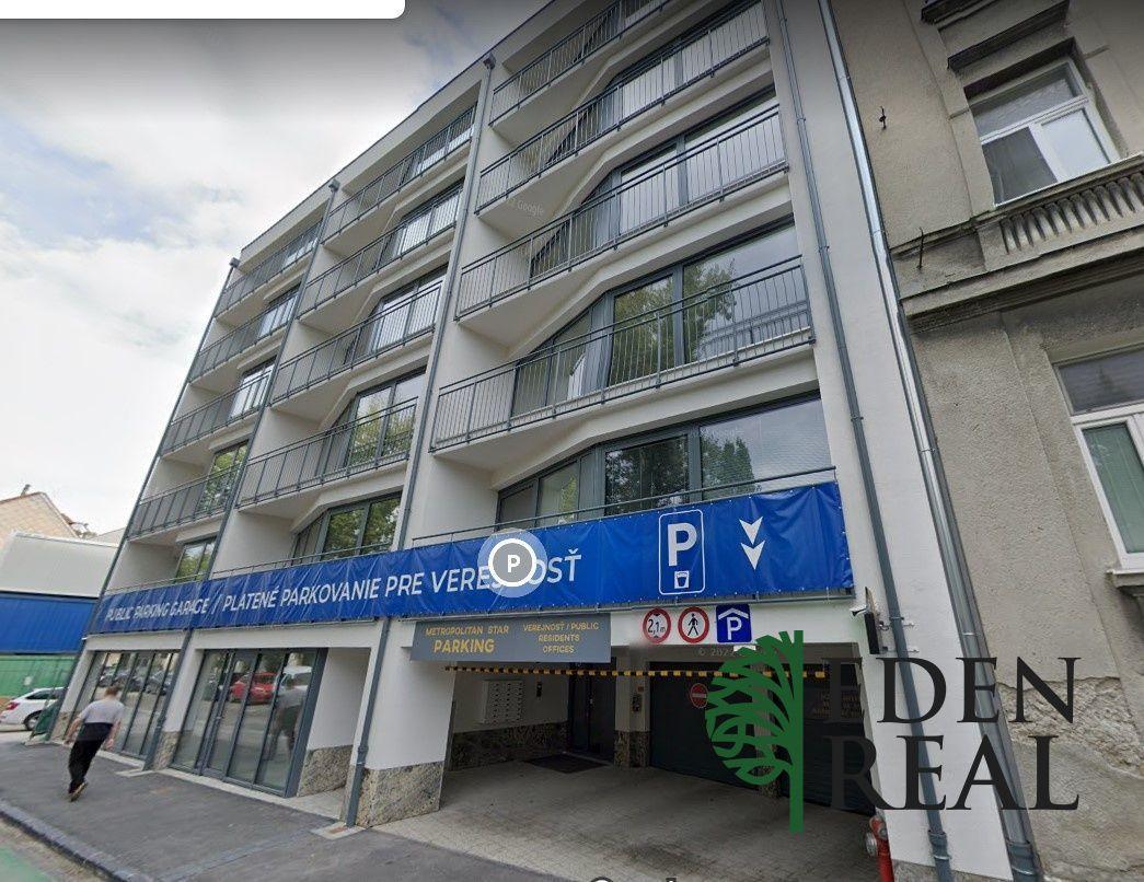 Garážové státie pri Prezidentskom paláci