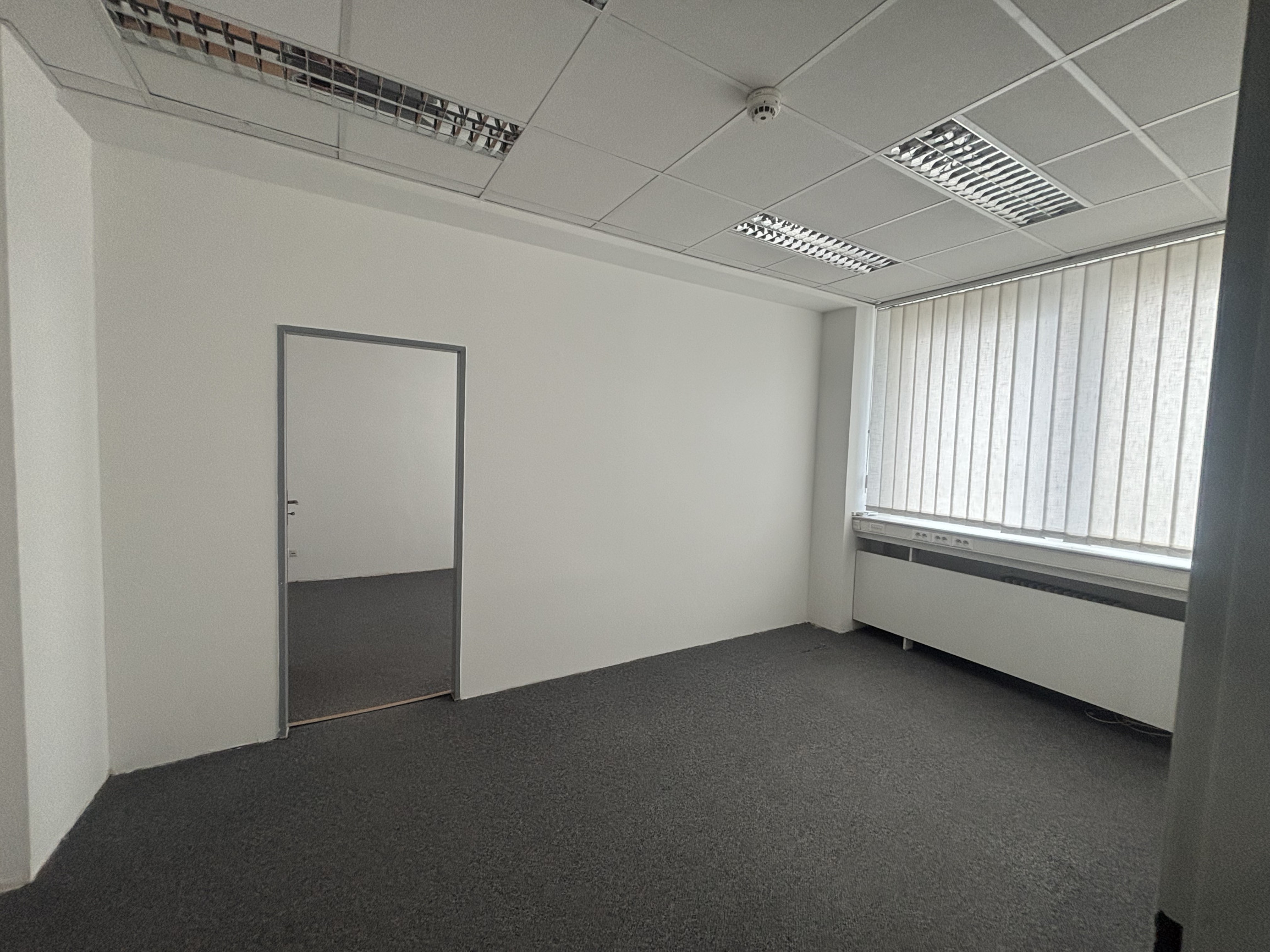 Samostatný kancelársky celok 75 m² na Drieňovej ul.