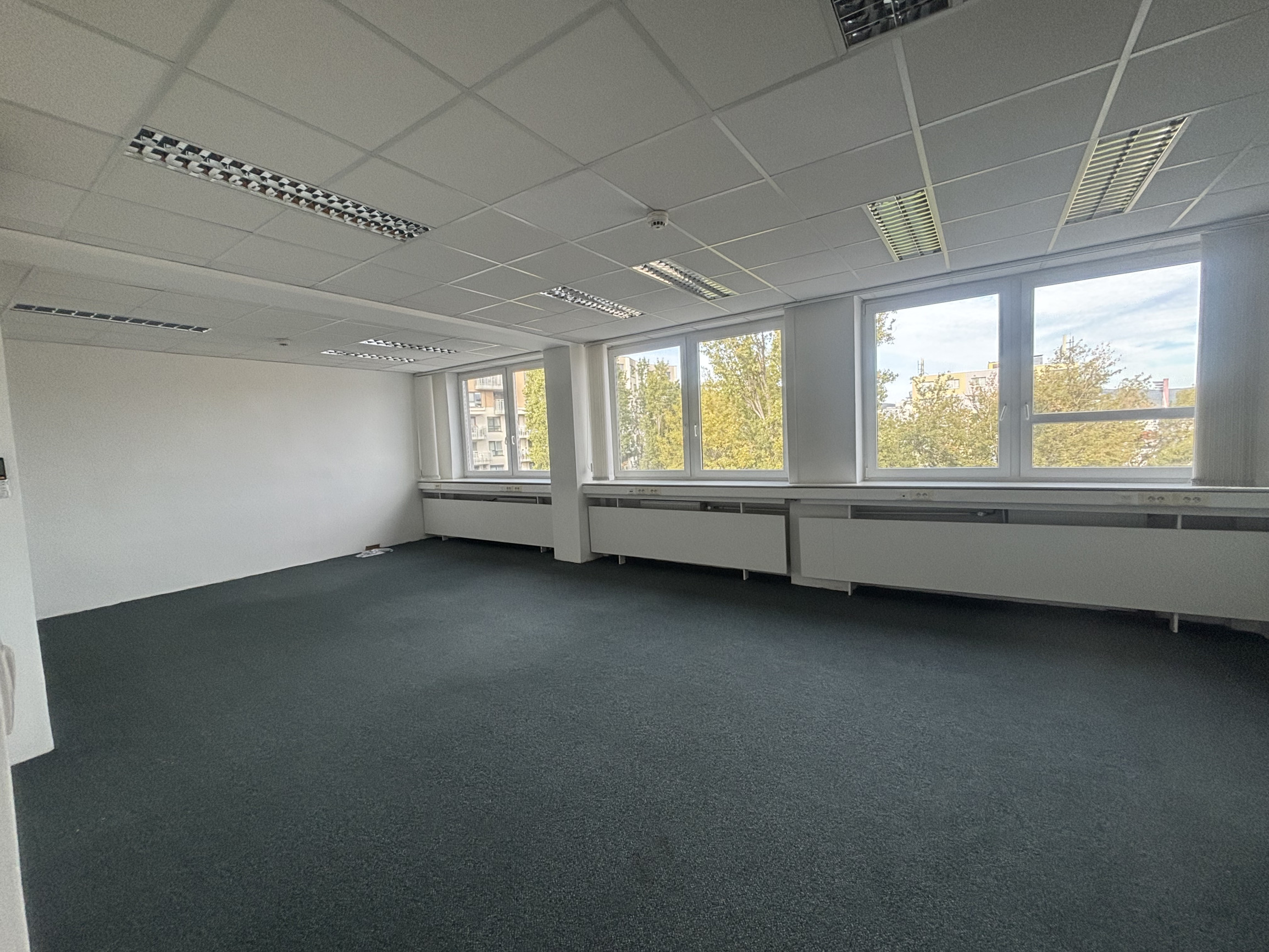 Klimatizovaná kancelária 45 m²  pri Štrkoveckom jazere